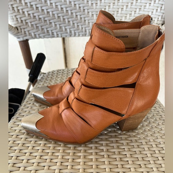 Beast Fashion Booties W8.5 - Picture 4 of 8